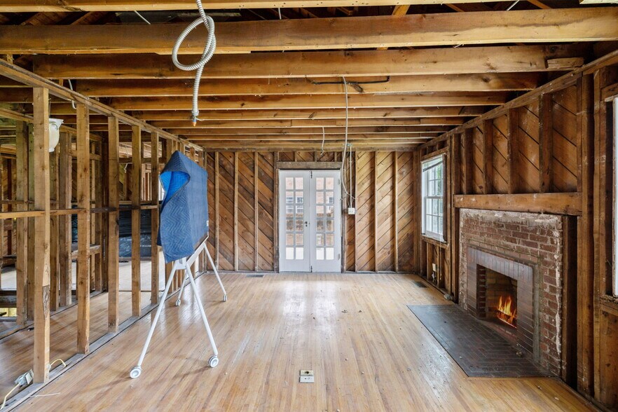 More Photos Of 234 4th Ave N, Franklin Office Residential For Sale