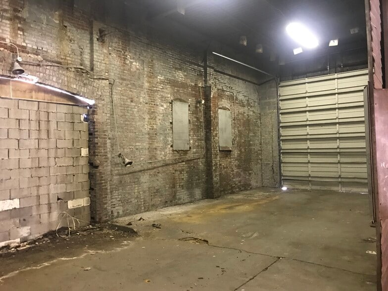 More Photos Of 147 Nebraska, Memphis Warehouse For Sale