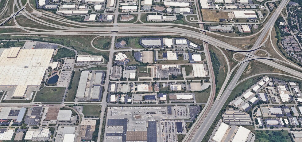 More Photos Of 15000-15042 W 106th St, Lenexa Flex For Lease