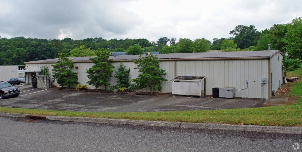 More Photos Of 6217 Enterprise Dr, Knoxville Light Distribution For Lease
