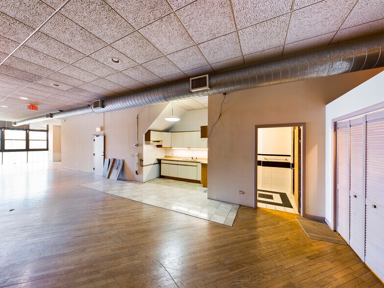 More Photos Of 1507-1509 S Michigan Ave, Chicago General Retail For Lease