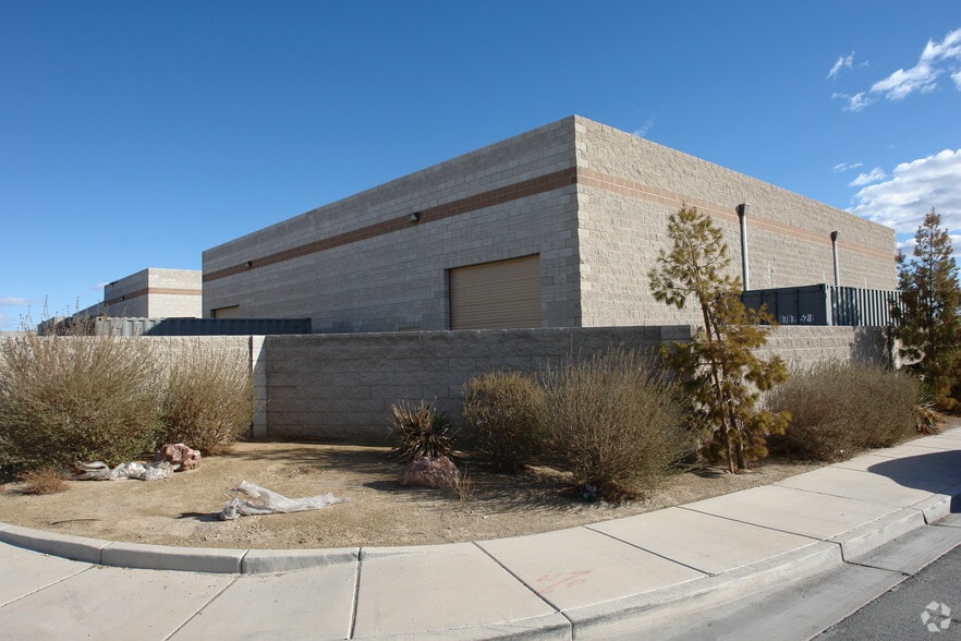More Photos Of 2952 Marco St, Las Vegas Warehouse For Lease