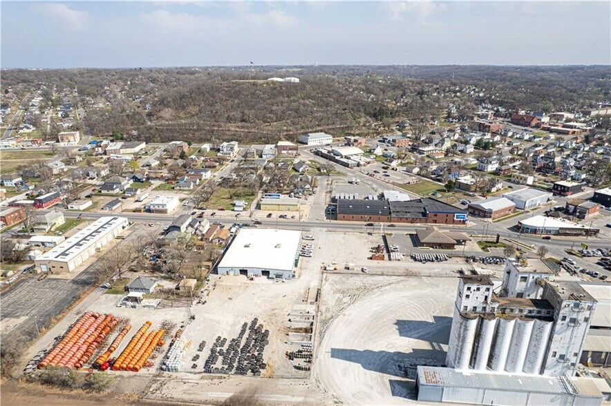 More Photos Of 5326 Lake Ave, Saint Joseph General Retail For Sale