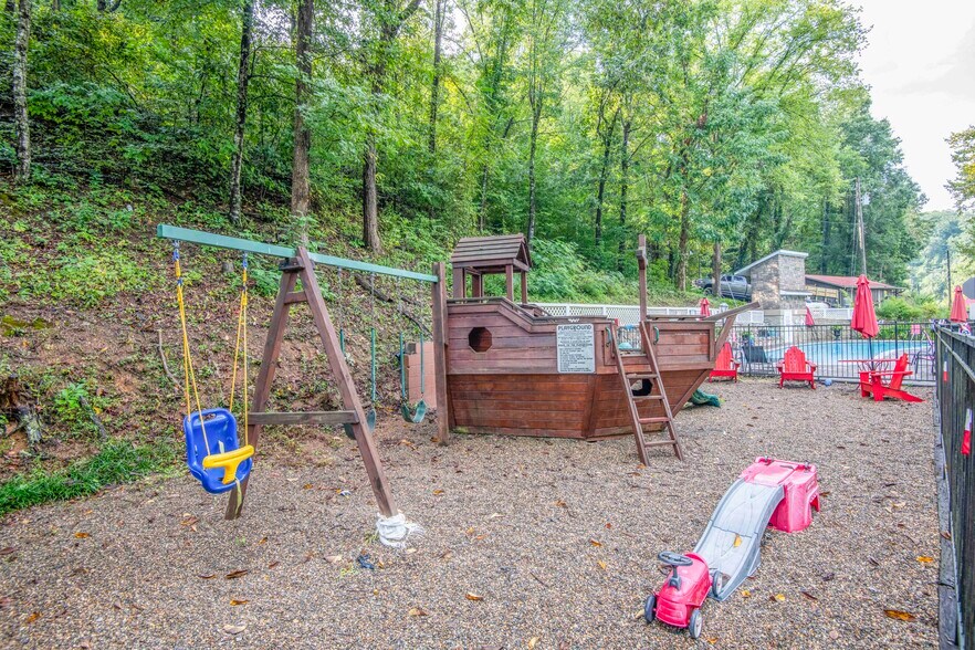 More Photos Of 251 Spring Valley Rd, Pigeon Forge Trailer Camper Park For Sale