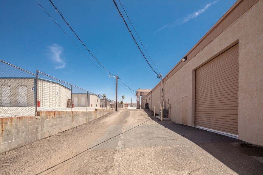 More Photos Of 1055 Empire Dr, Lake Havasu City Distribution For Lease