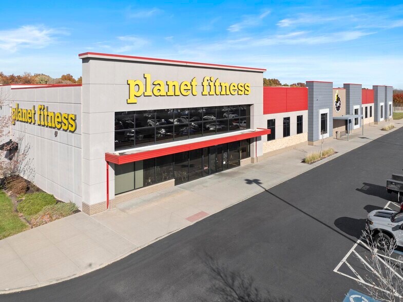 More Photos Of 420 NE Barry Rd, Kansas City Land For Lease
