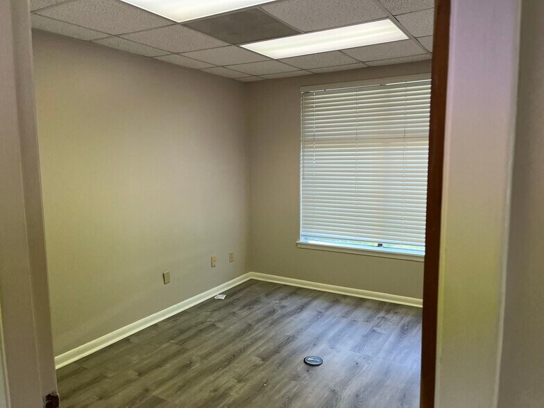 More Photos Of 1329 Kingsley Ave, Orange Park Office For Lease
