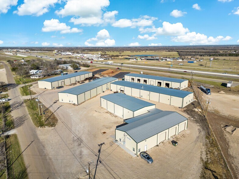More Photos Of 5340 Old Dallas Rd, Elm Mott Warehouse For Lease
