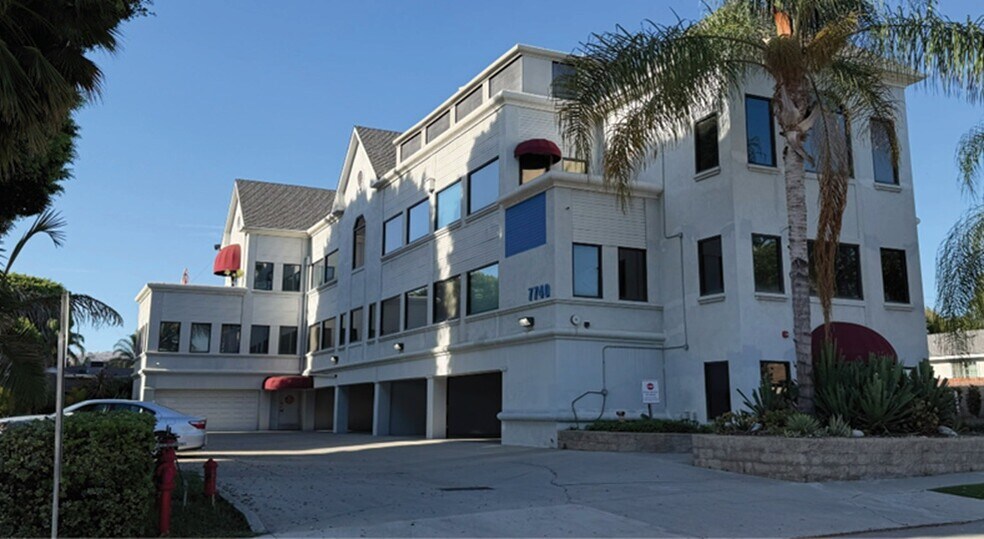 More Photos Of 7740 Painter Ave, Whittier Office For Sale
