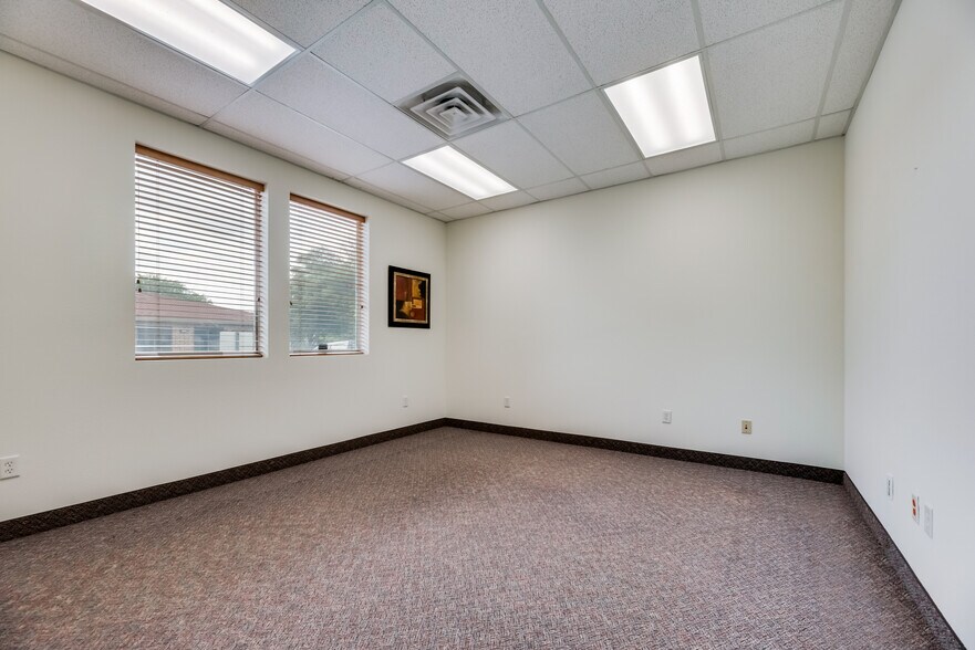 More Photos Of 5172 Village Creek Dr, Plano Medical For Sale