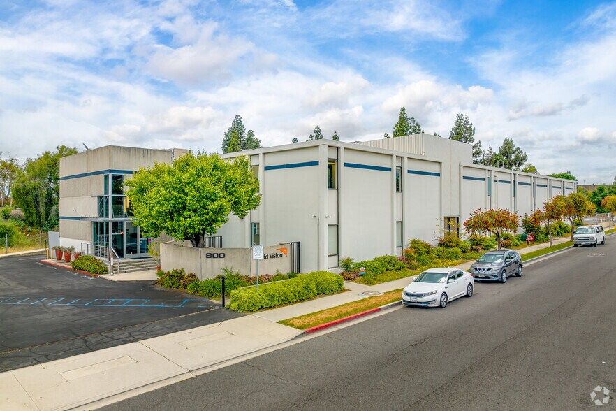 More Photos Of 800 W Chestnut Ave, Monrovia Office For Lease