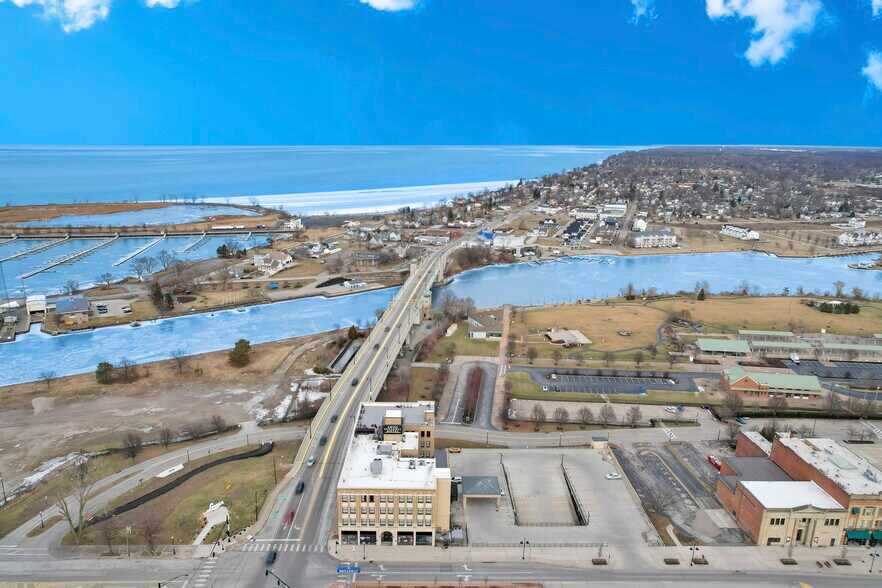 More Photos Of 301 Broadway, Lorain Hotel For Lease