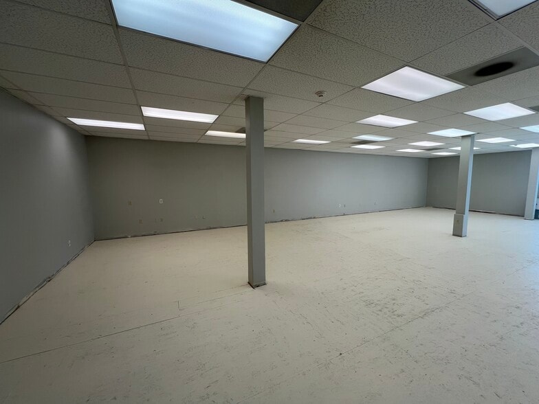 More Photos Of 5317 NE Saint Johns Rd, Vancouver Warehouse For Lease