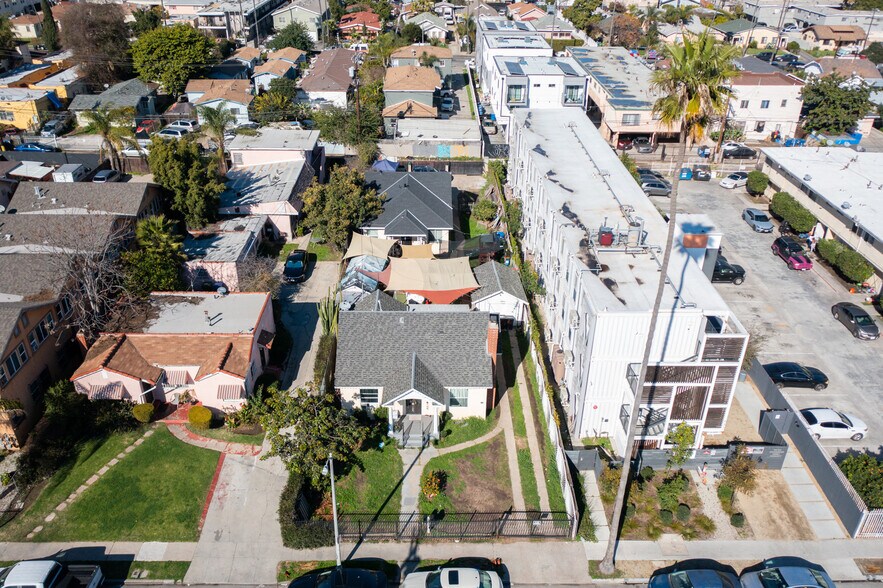 More Photos Of 843 W 82nd St, Los Angeles Specialty For Sale