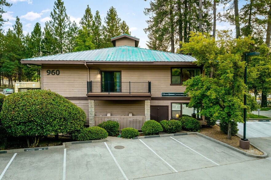 More Photos Of 944 McCourtney Rd, Grass Valley Unknown For Lease