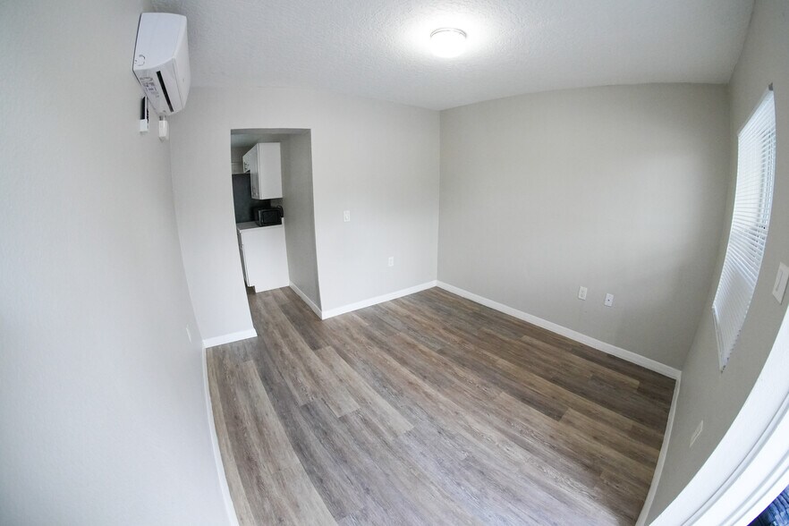 More Photos Of 1110 Bates Ave, Eustis Apartments For Sale