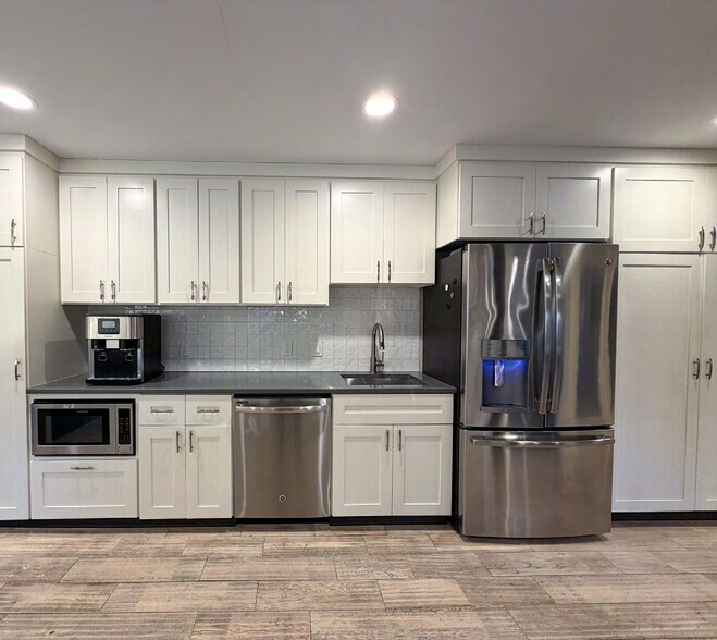 More Photos Of 2140 Riverside Dr, Columbus Office For Lease