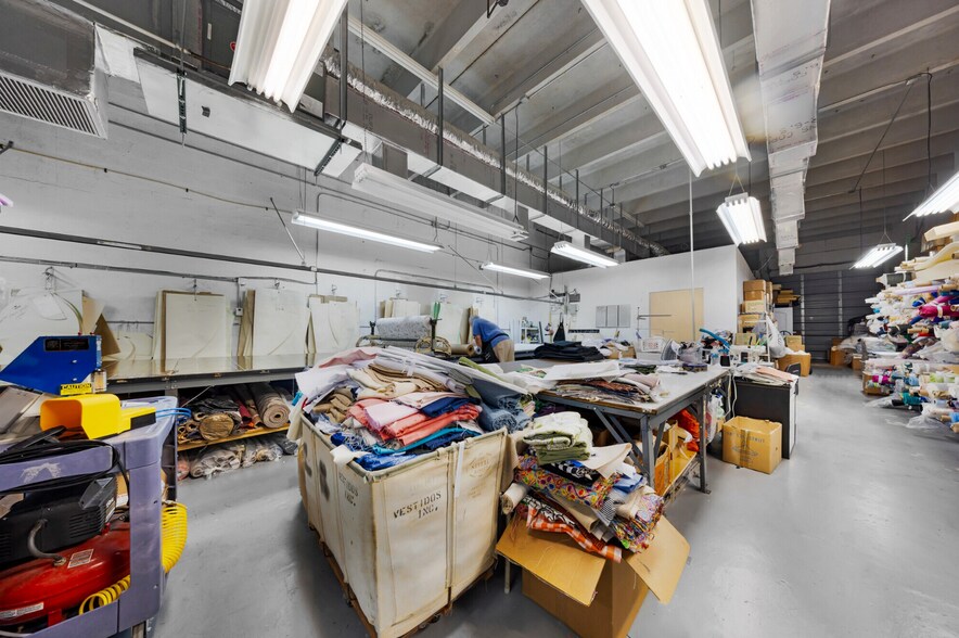More Photos Of 2693 W 76th St, Hialeah Warehouse For Sale