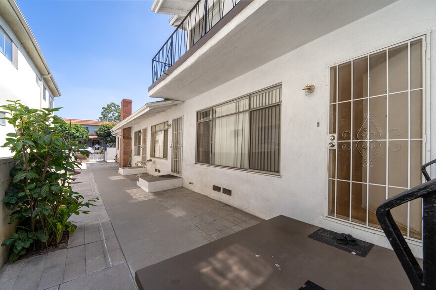 More Photos Of 1631 Granville Ave, Los Angeles Apartments For Sale