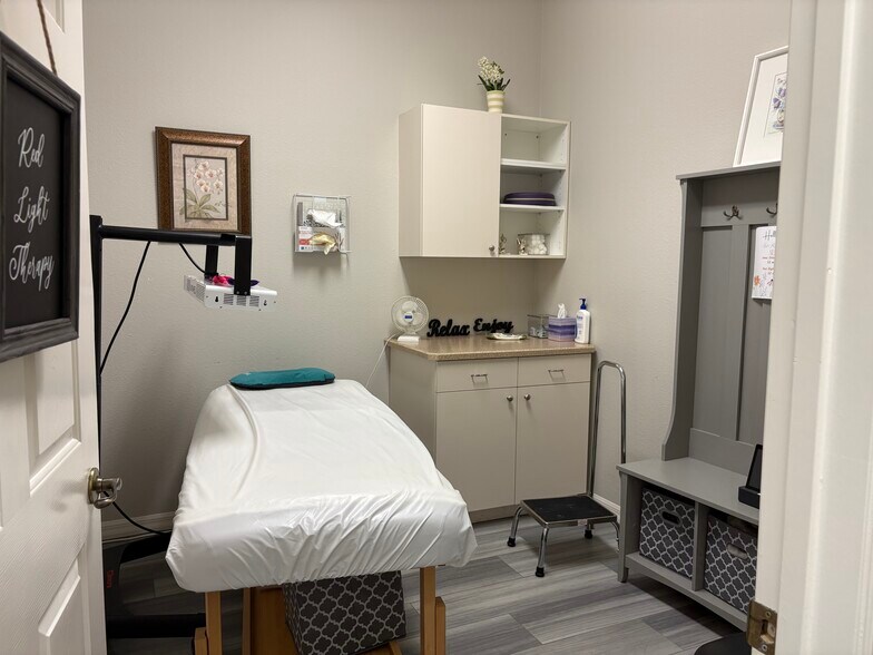 More Photos Of 15151 S US Highway 441, Summerfield Medical For Sale