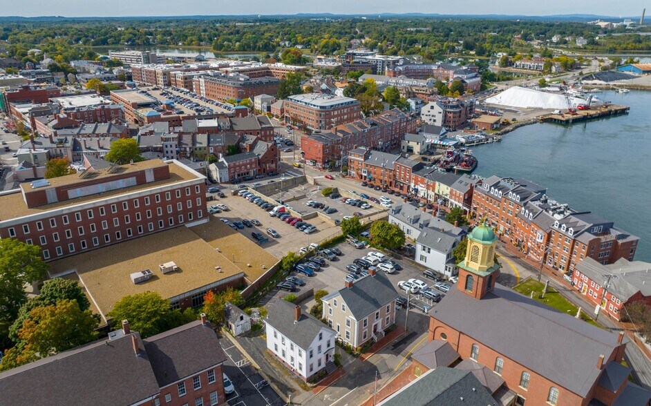 More Photos Of 110 Chapel St, Portsmouth Office For Lease