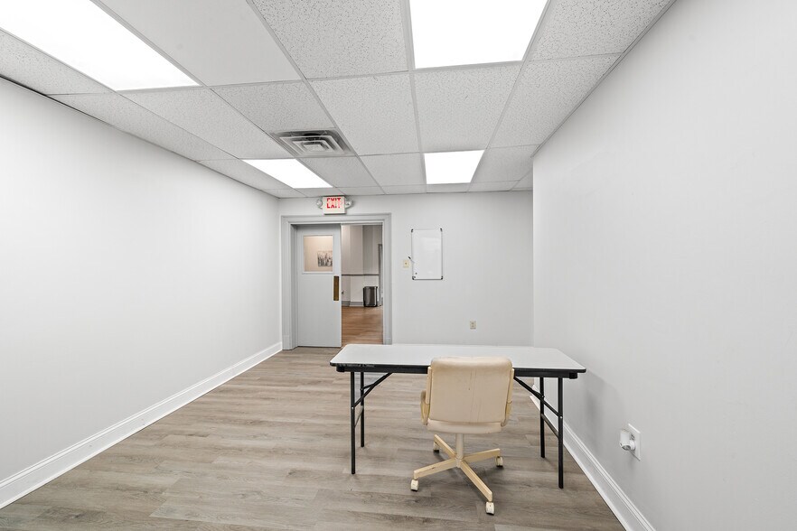 More Photos Of 379 Cherry St, Pottstown Flex For Lease