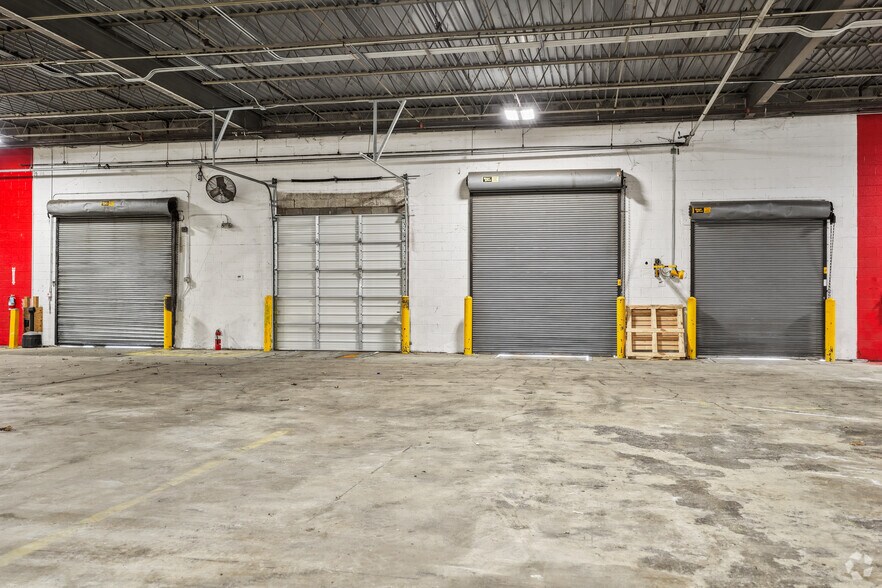 More Photos Of 615 Industrial Ave, Salisbury Warehouse For Sale