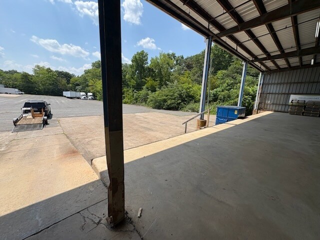 More Photos Of 1635-4 E Dixon Blvd, Shelby Flex For Lease