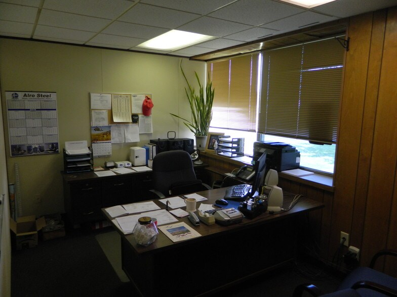 More Photos Of 9910 Airport Dr, Fort Wayne Manufacturing For Sale