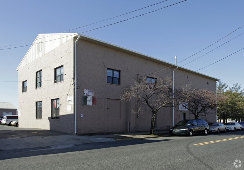Primary Photo Of 118-120 Sandford St, New Brunswick Auto Repair For Lease