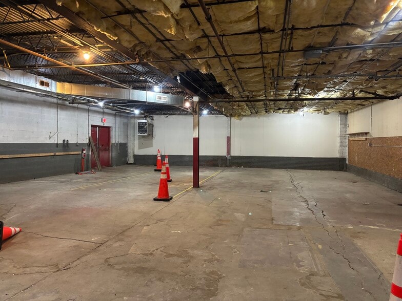 More Photos Of 130 Elk St, Lexington Manufacturing For Lease