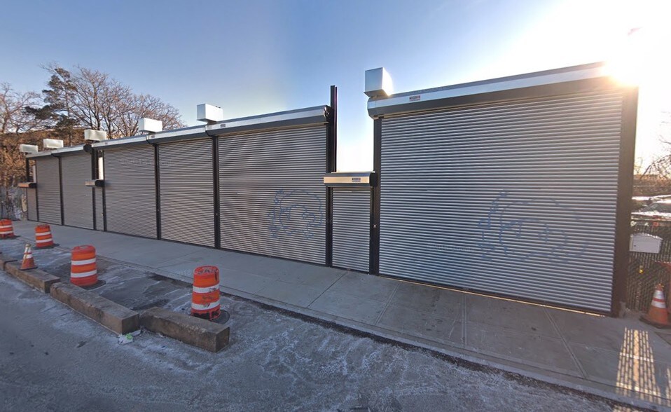 More Photos Of 2437 49th St, Astoria Land For Lease