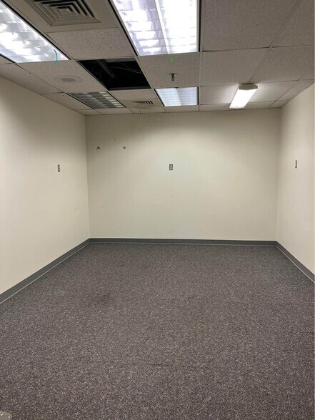 More Photos Of 446-450 Union Blvd, Allentown Medical For Lease