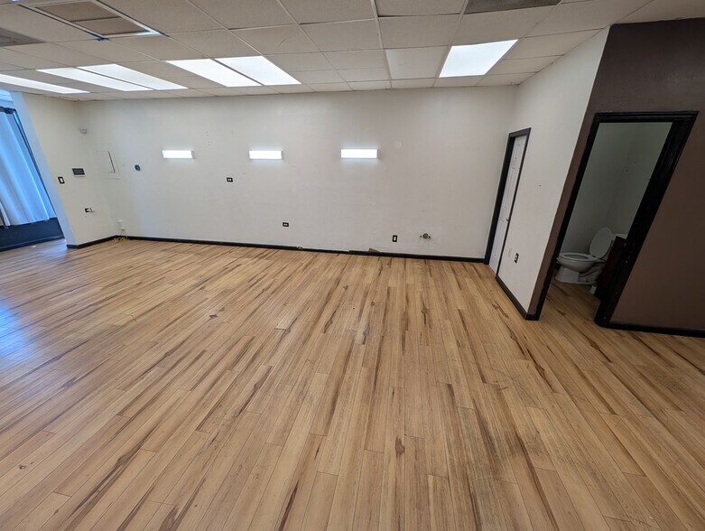 More Photos Of 593 Kamehameha Hwy, Pearl City Storefront Retail Office For Lease