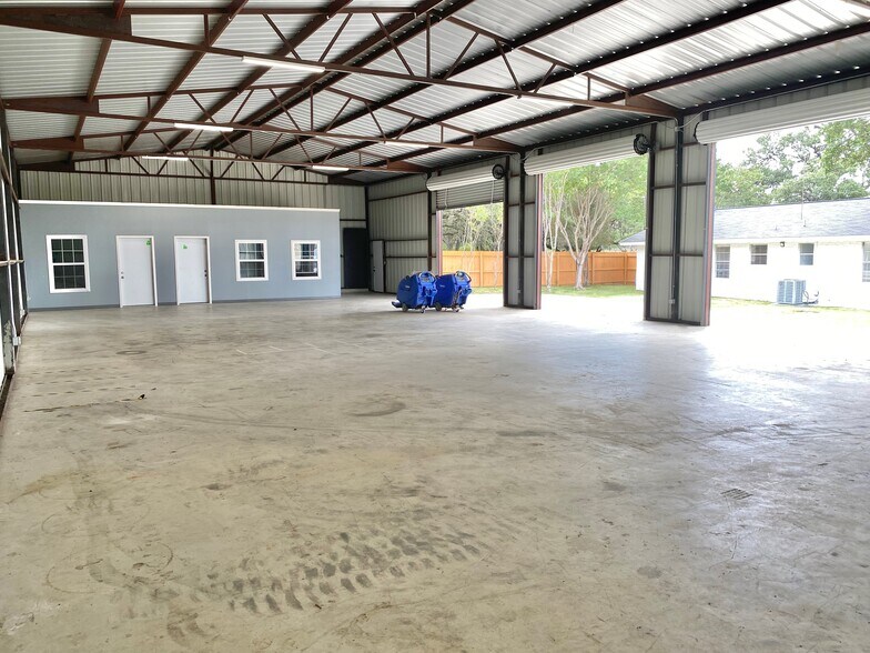 More Photos Of 8424 Indian Hills Ln, Boerne Light Distribution For Lease