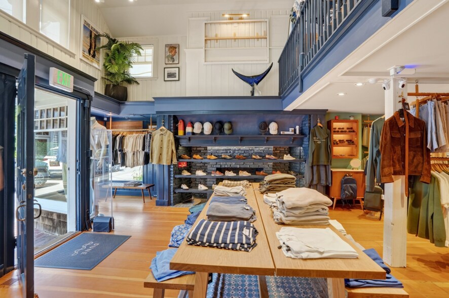 More Photos Of 9 Winter St, Edgartown Storefront For Sale