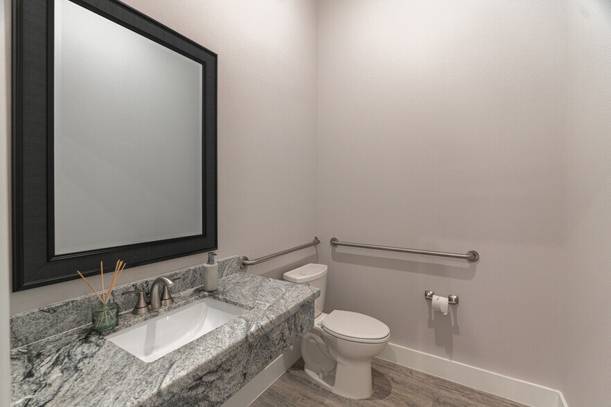 More Photos Of 350 Nursery Rd, Spring Medical For Lease