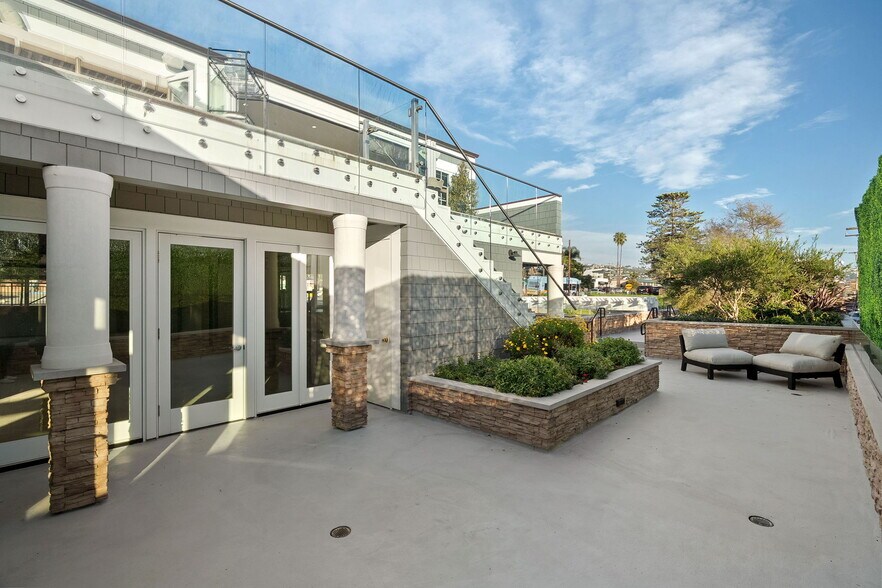 More Photos Of 1363-1373 Coast Hwy, Laguna Beach Storefront Retail Office For Sale