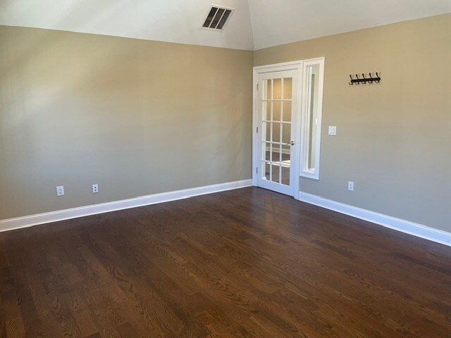 More Photos Of 281 Main St, Woodbridge Loft Creative Space For Lease