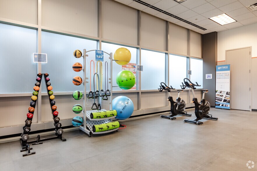 More Photos Of 1100 E Warrenville Rd, Naperville Unknown For Lease