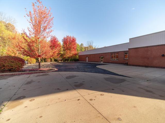 More Photos Of 10 Timberview Ln, Russell Medical For Sale