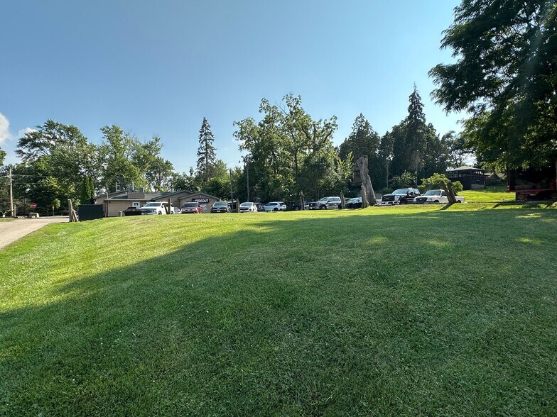 More Photos Of 25344 W Richmond Ave, Antioch Bar For Sale