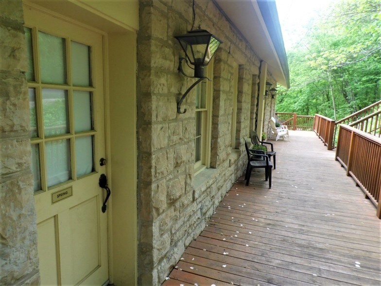 More Photos Of 75 Hillside Ave, Eureka Springs Hospitality For Sale
