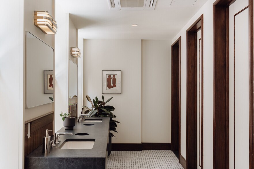 More Photos Of 1 Hanover Sq, New York Office For Lease