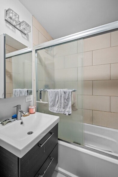 More Photos Of 2435 S California Ave, Chicago Apartments For Sale