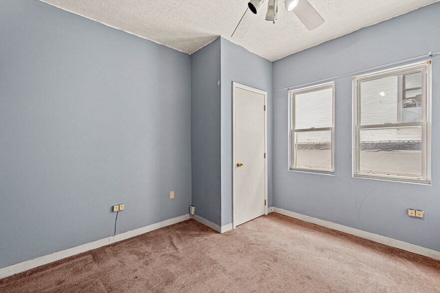 More Photos Of 305 Mill St, Coraopolis Storefront Retail Residential For Sale