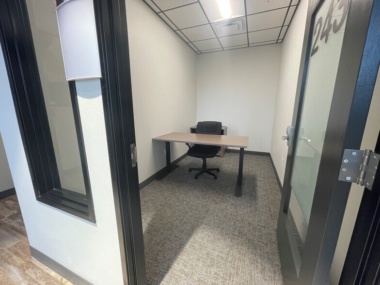 More Photos Of 8813 N Tarrant Pky, North Richland Hills Coworking Space