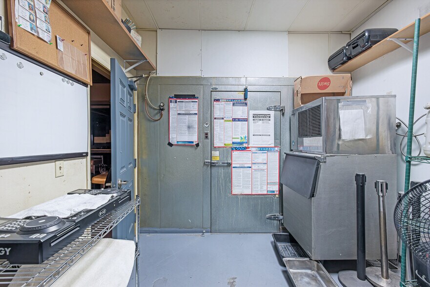 More Photos Of 4465 E Sahara Ave, Las Vegas Bar For Sale