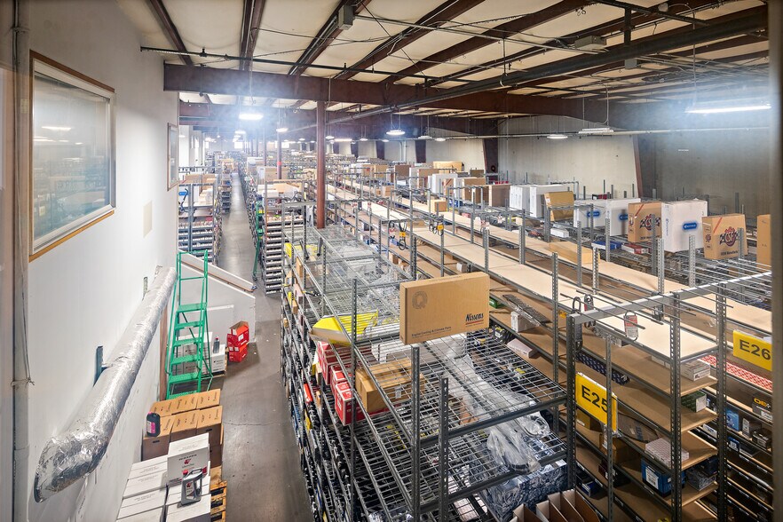 More Photos Of 11504 Airport Rd, Everett Warehouse For Sale