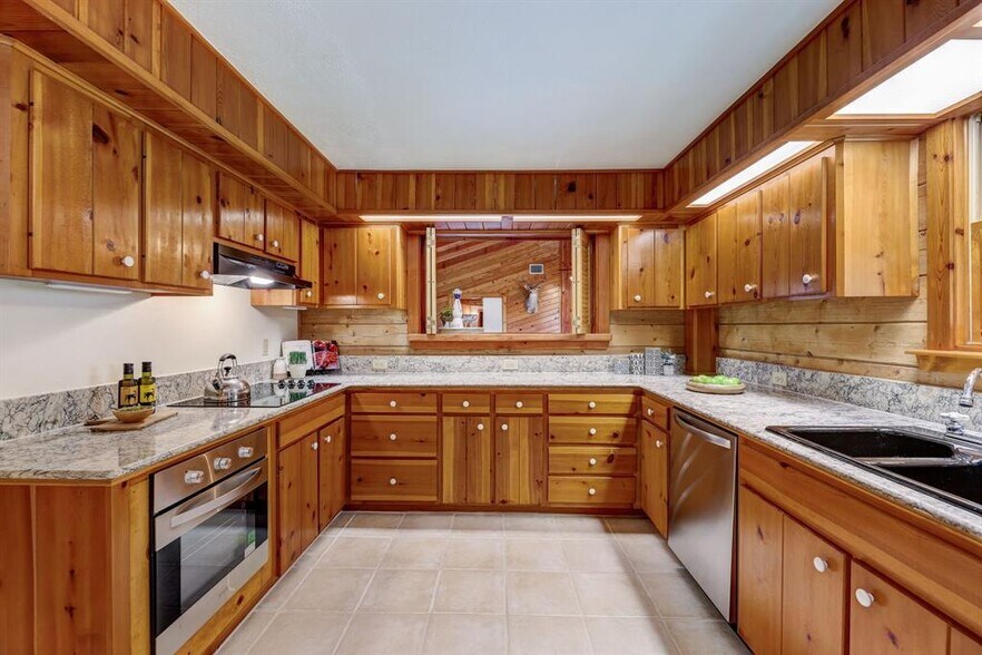 More Photos Of 700 Ledgerock Rd, Wimberley Specialty For Sale